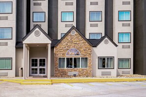 Exterior - Quality Inn & Suites Robbinsville (Robbinsville)