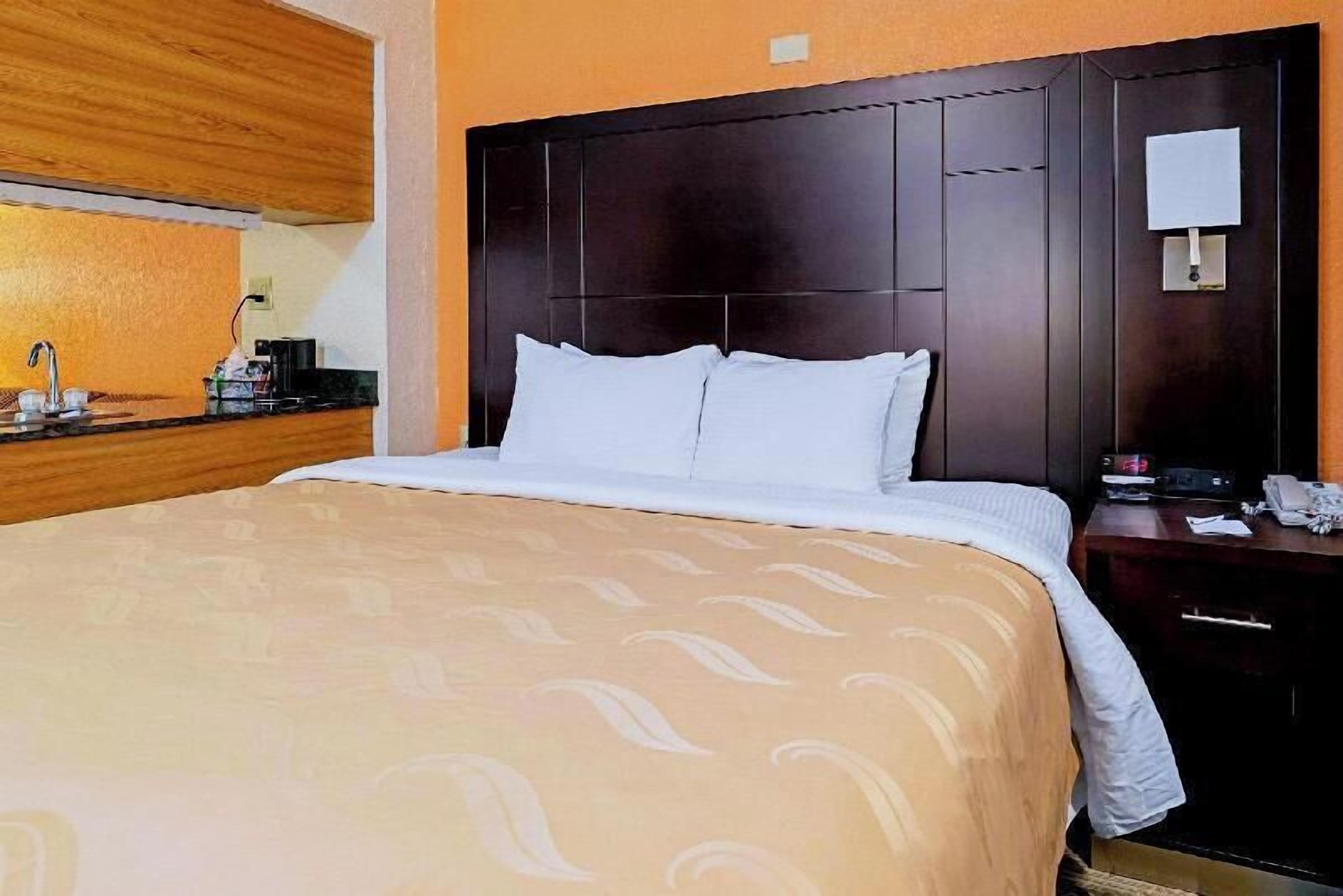 Desk, cots/infant beds, rollaway beds, WiFi