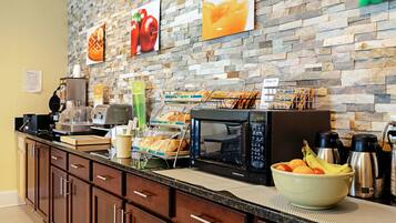 Free daily continental breakfast