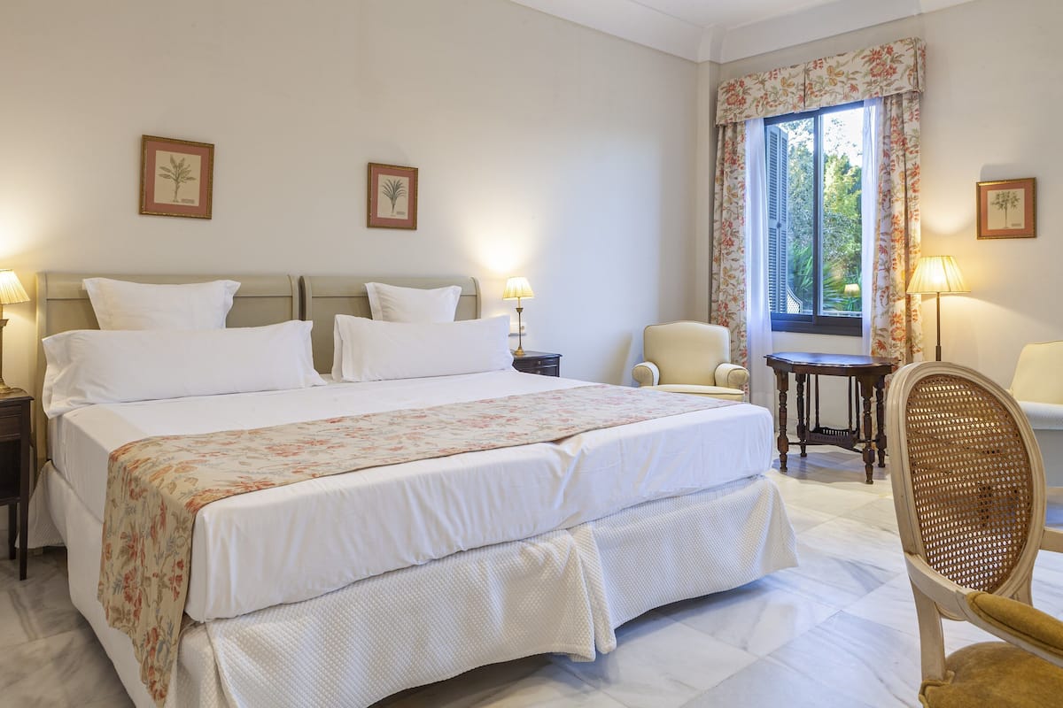 1 bedroom, premium bedding, memory foam beds, free minibar