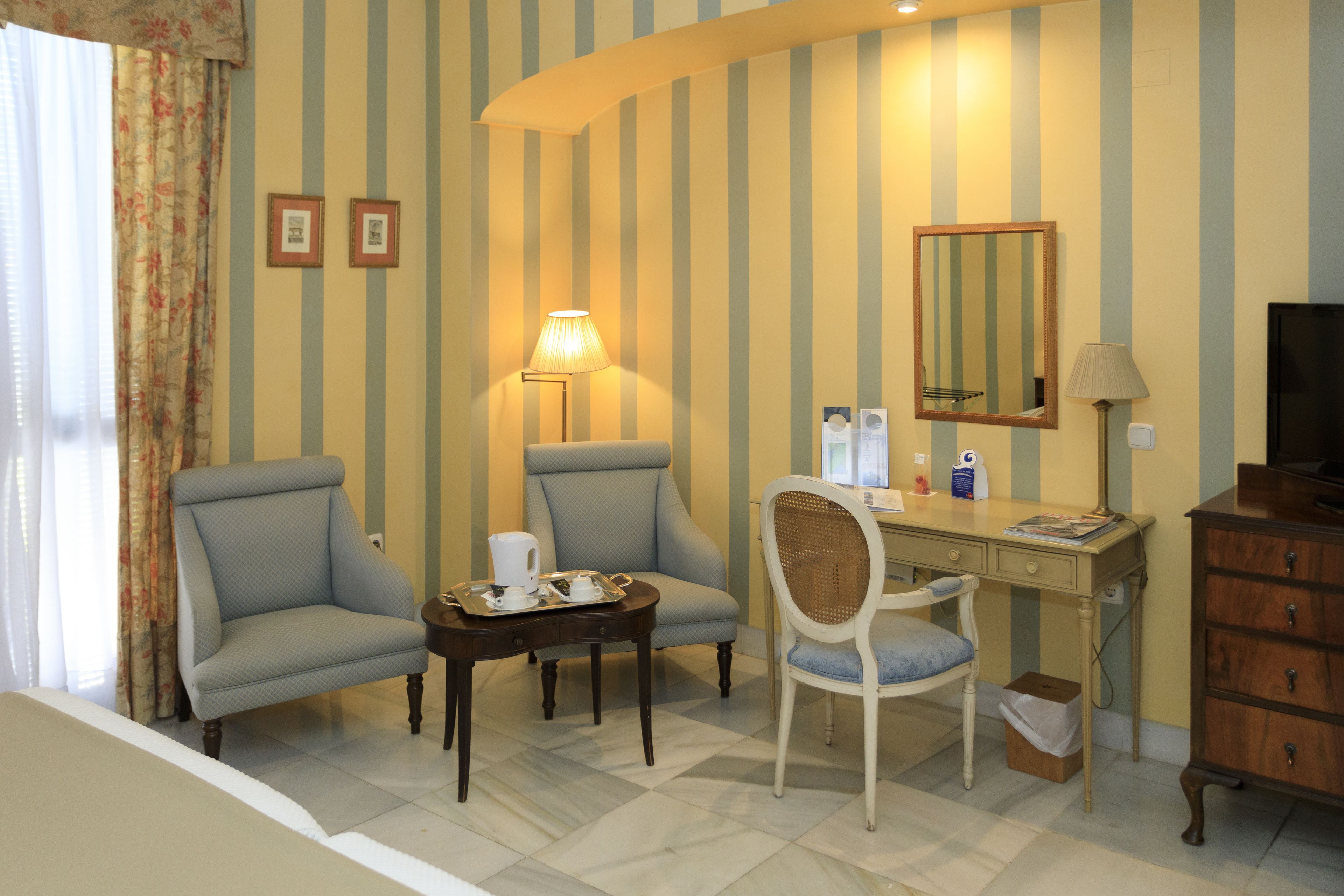 1 bedroom, premium bedding, memory-foam beds, free minibar