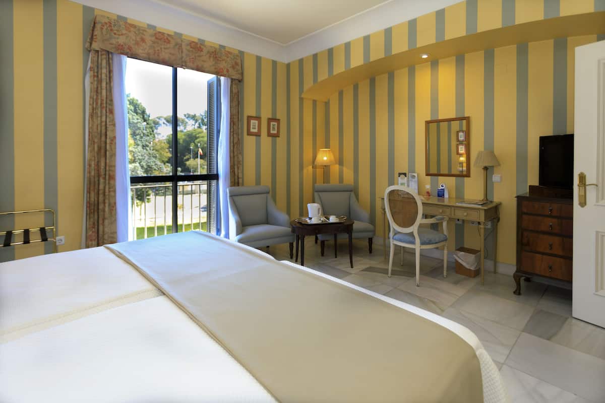 1 bedroom, premium bedding, memory-foam beds, free minibar