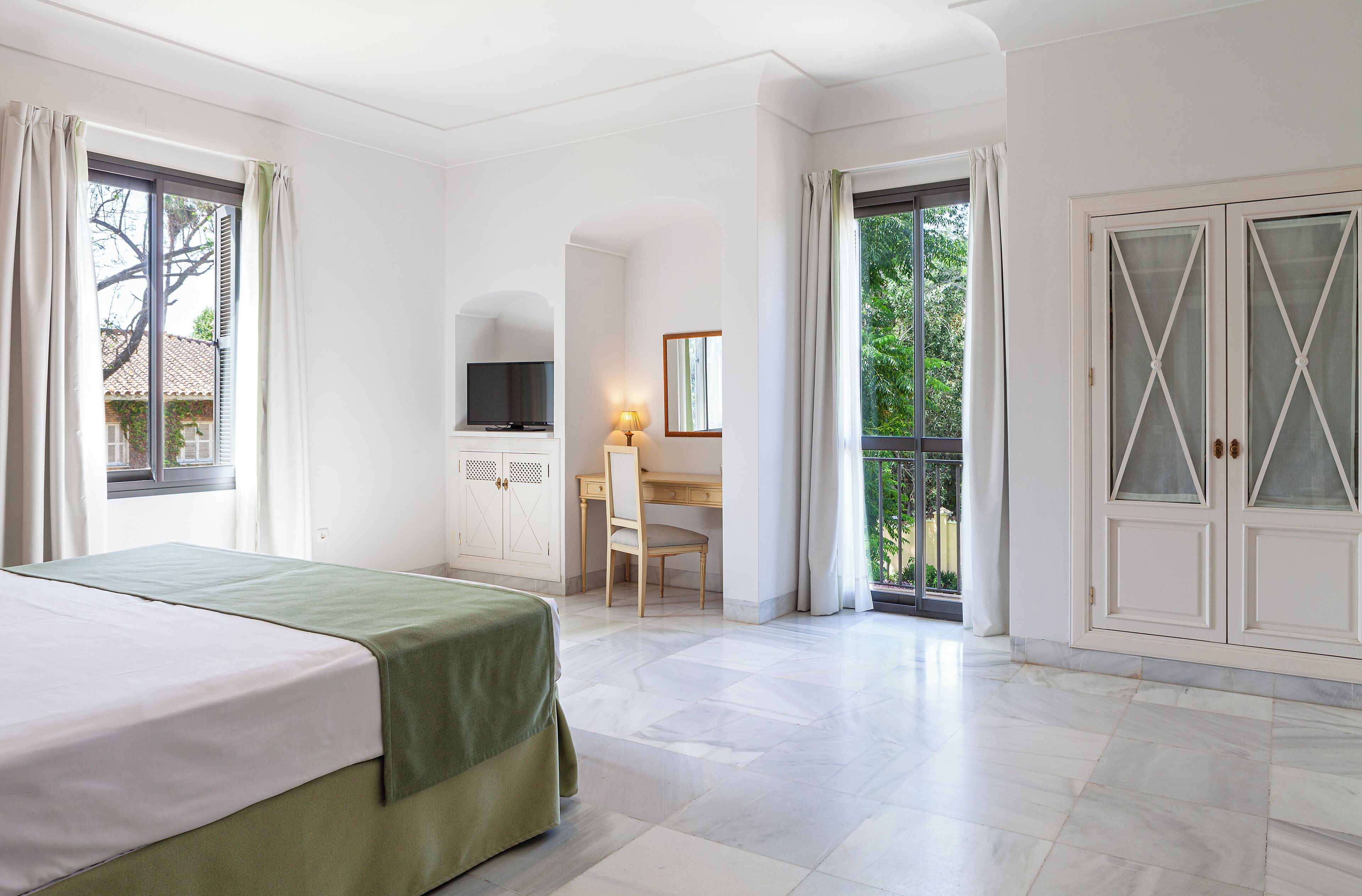 Junior Suite, Garden View | Premium bedding, memory foam beds, free minibar, in-room safe