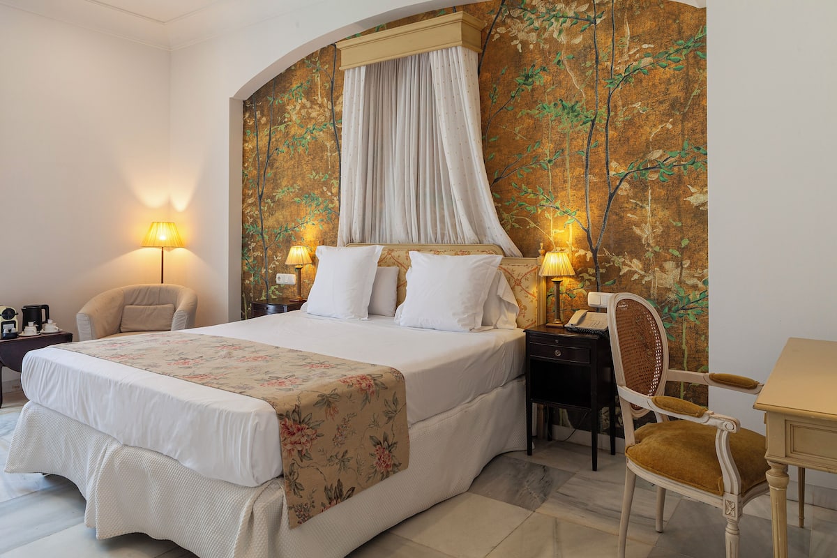 1 bedroom, premium bedding, memory foam beds, free minibar