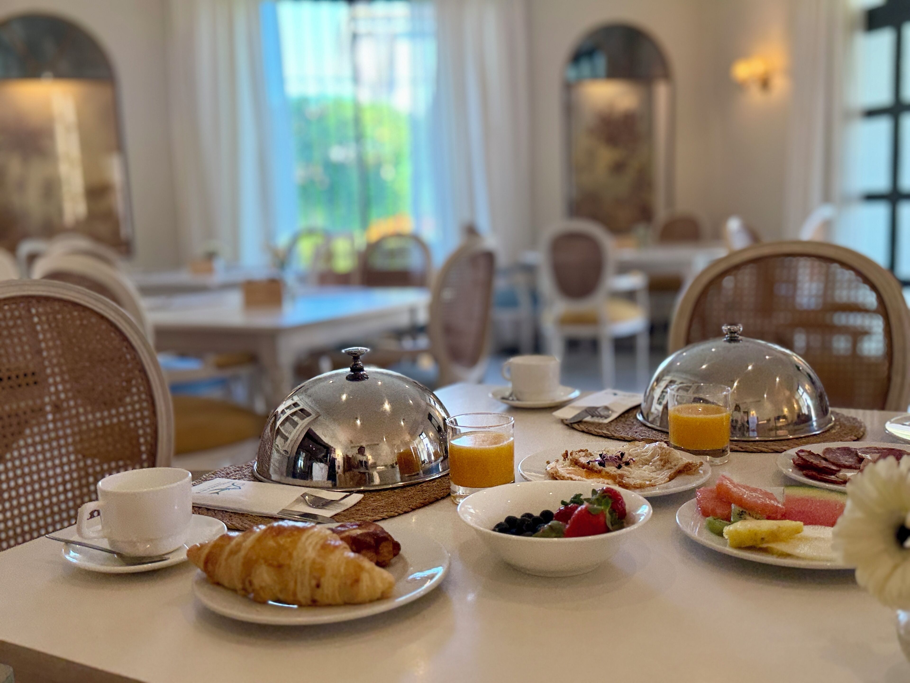 Daily buffet breakfast for a fee
