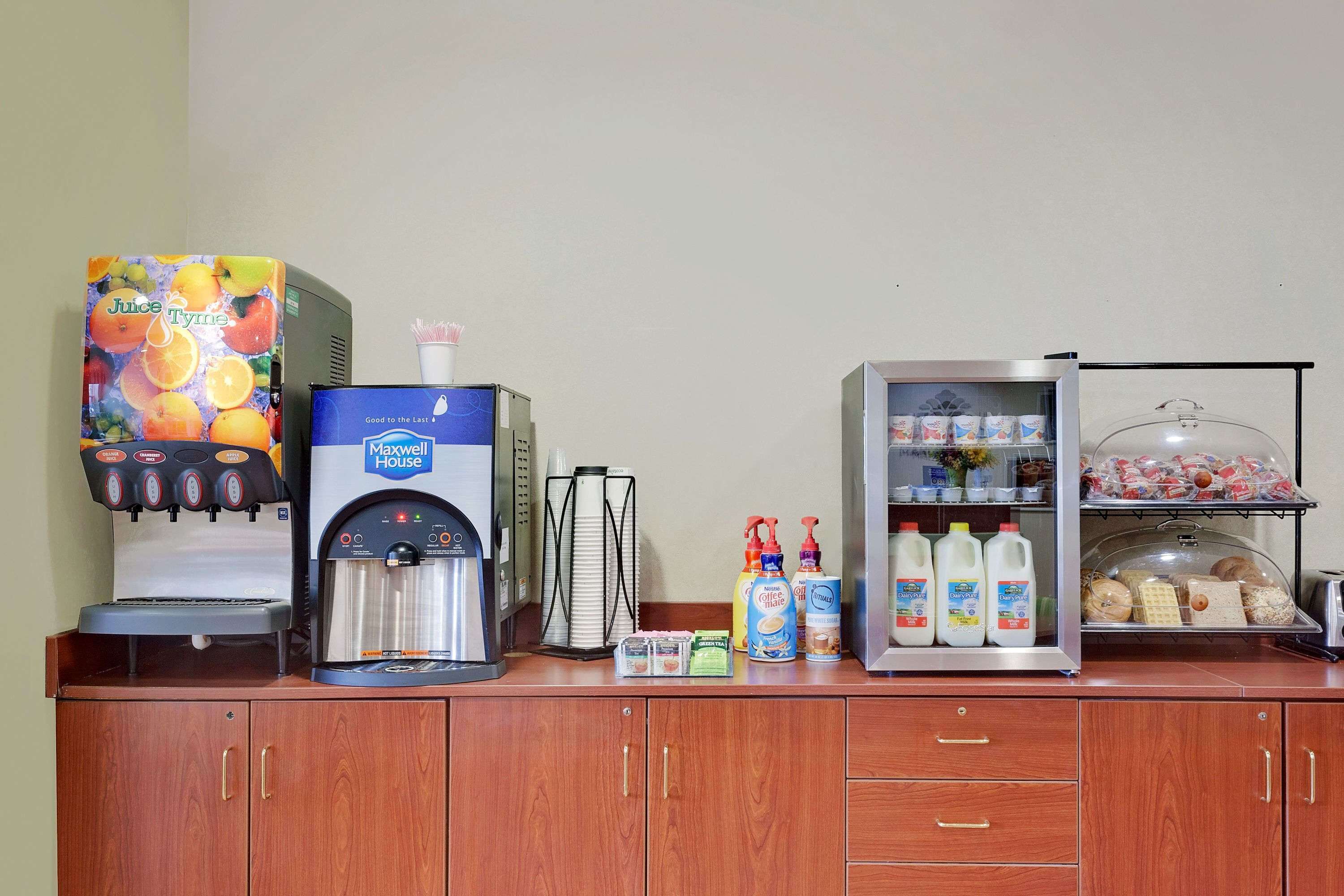 free daily continental breakfast