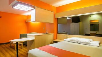 Suite estándar, 1 cama de matrimonio, accesible para personas con discapacidad, no fumadores | Wifi gratis y ropa de cama