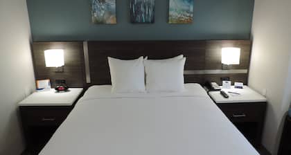 Spark by Hilton Clarion
