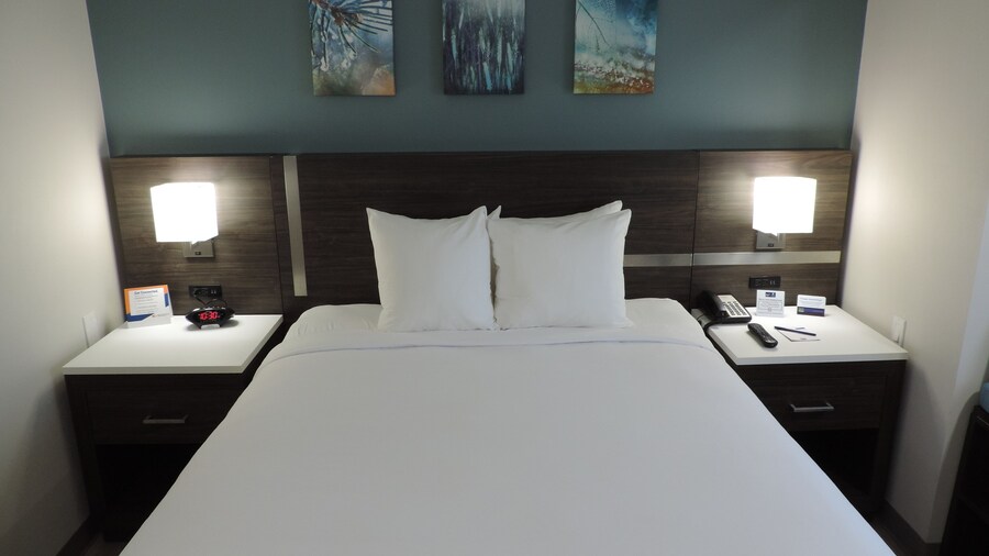 Spark by Hilton Clarion