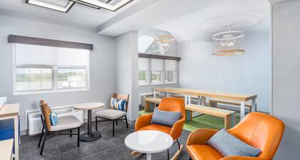 Spark by Hilton Clarion