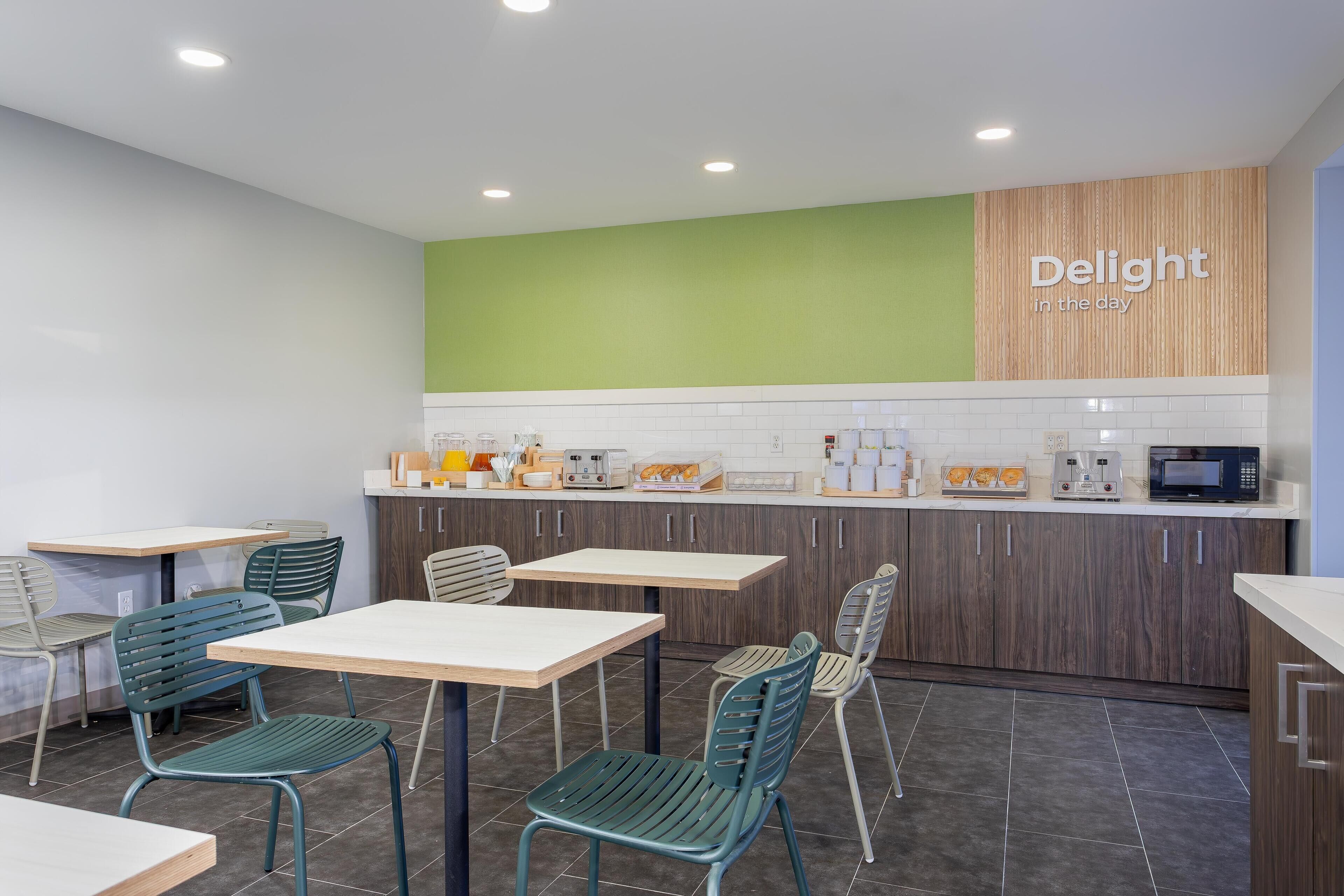Free daily continental breakfast