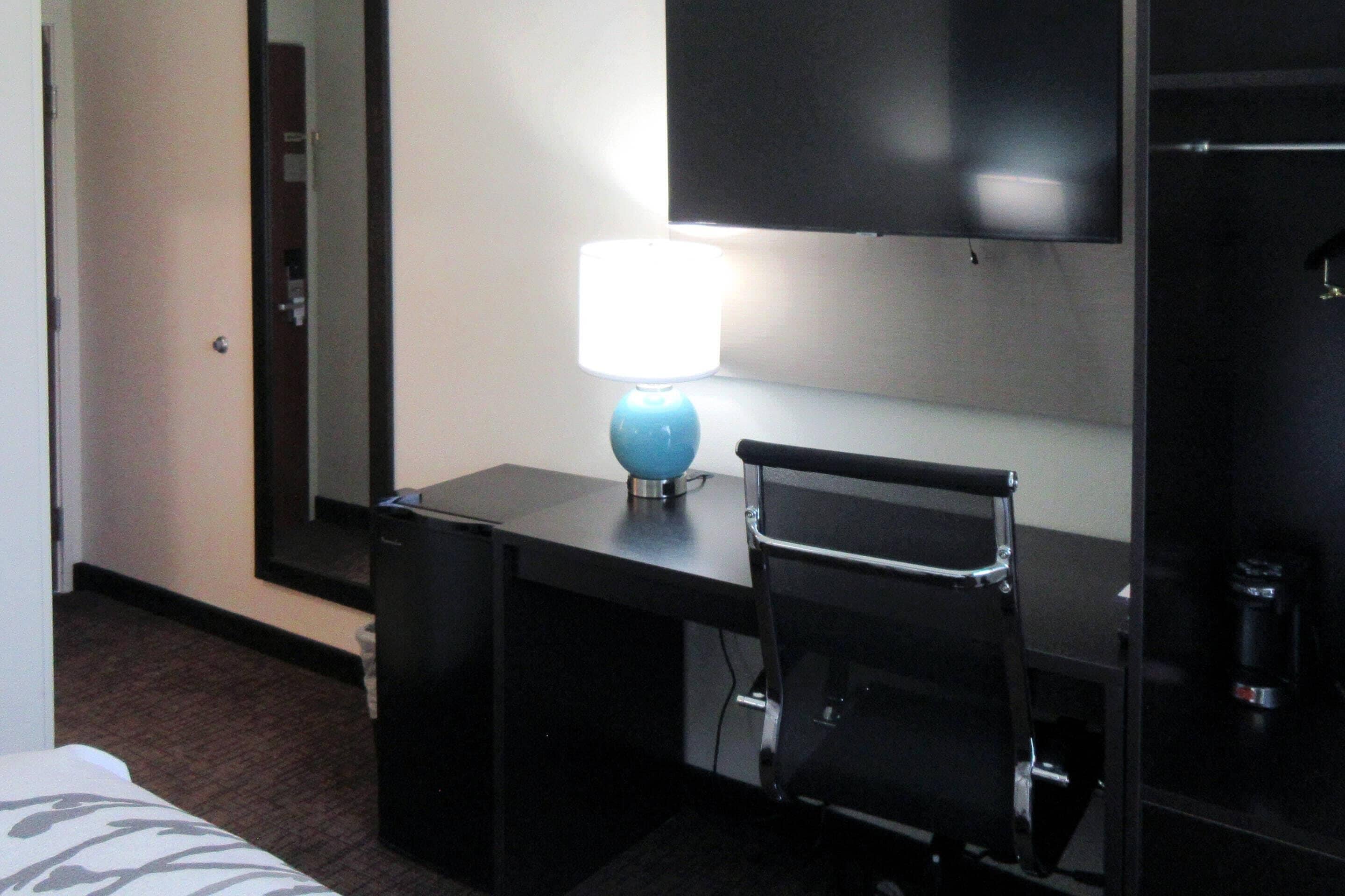 1 quarto, camas com colchões pillow-top, escrivaninha, Wi-Fi de cortesia