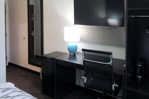 1 bedroom, pillow-top beds, desk, free WiFi