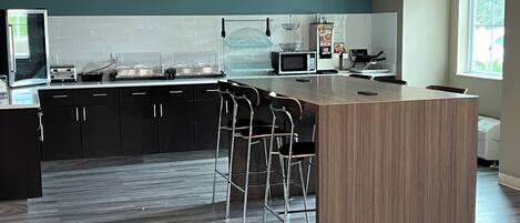 Free daily continental breakfast