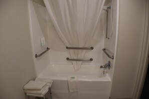 Room, 1 King Bed, Accessible, Non Smoking | Bathroom | Combined shower/bathtub, free toiletries, hair dryer, towels - Sleep Inn Marion - Cedar Rapids (Marion)