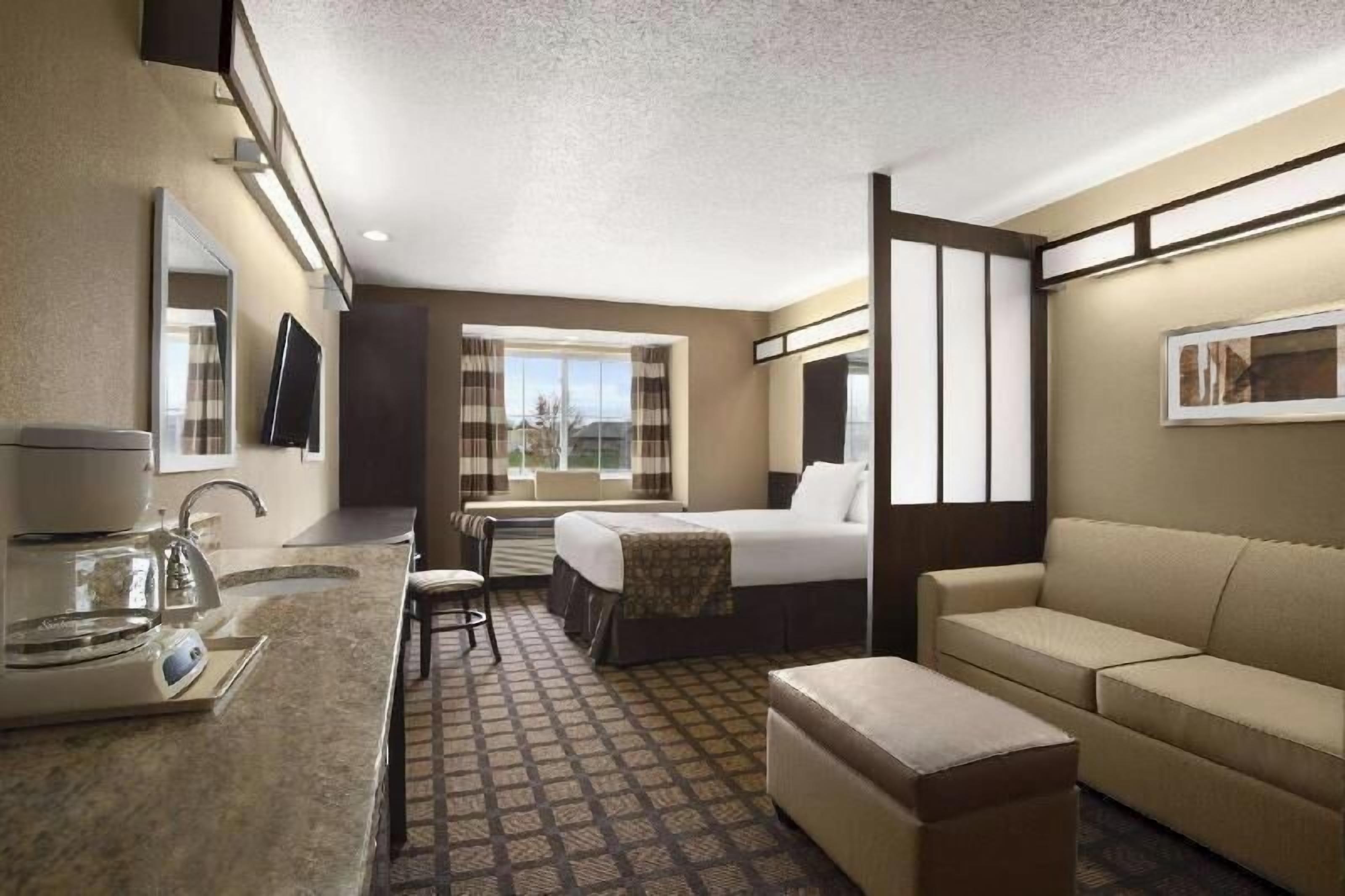 1 bedroom, pillow-top beds, desk, free WiFi