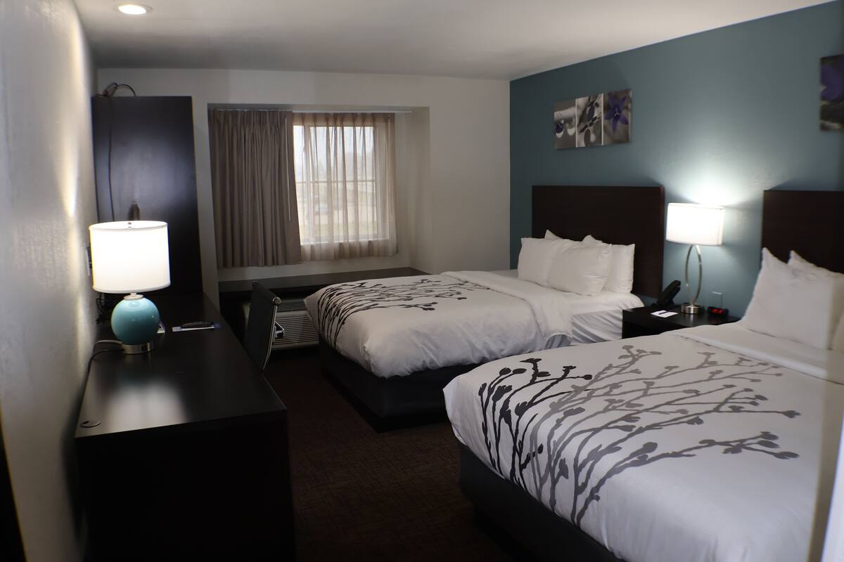 Standard Room, 2 Queen Beds, Non Smoking | 1 bedroom, pillowtop beds, desk, WiFi (free)