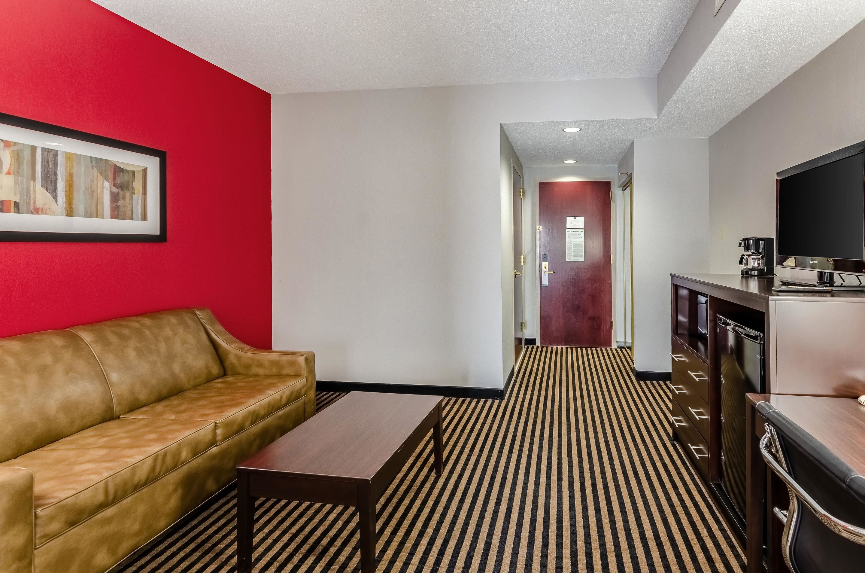 desk, blackout curtains, iron/ironing board, free wifi