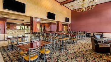 Buffet déjeuner gratuit tous les jours