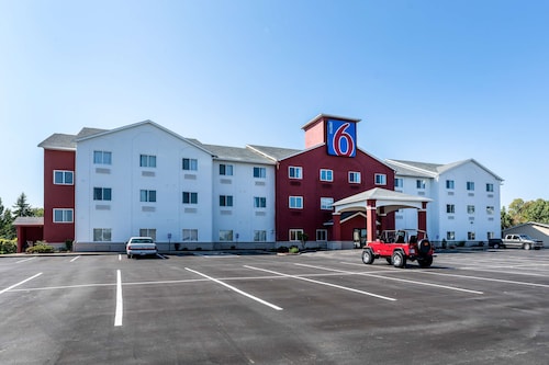Motel 6 Indianapolis, IN - Southport