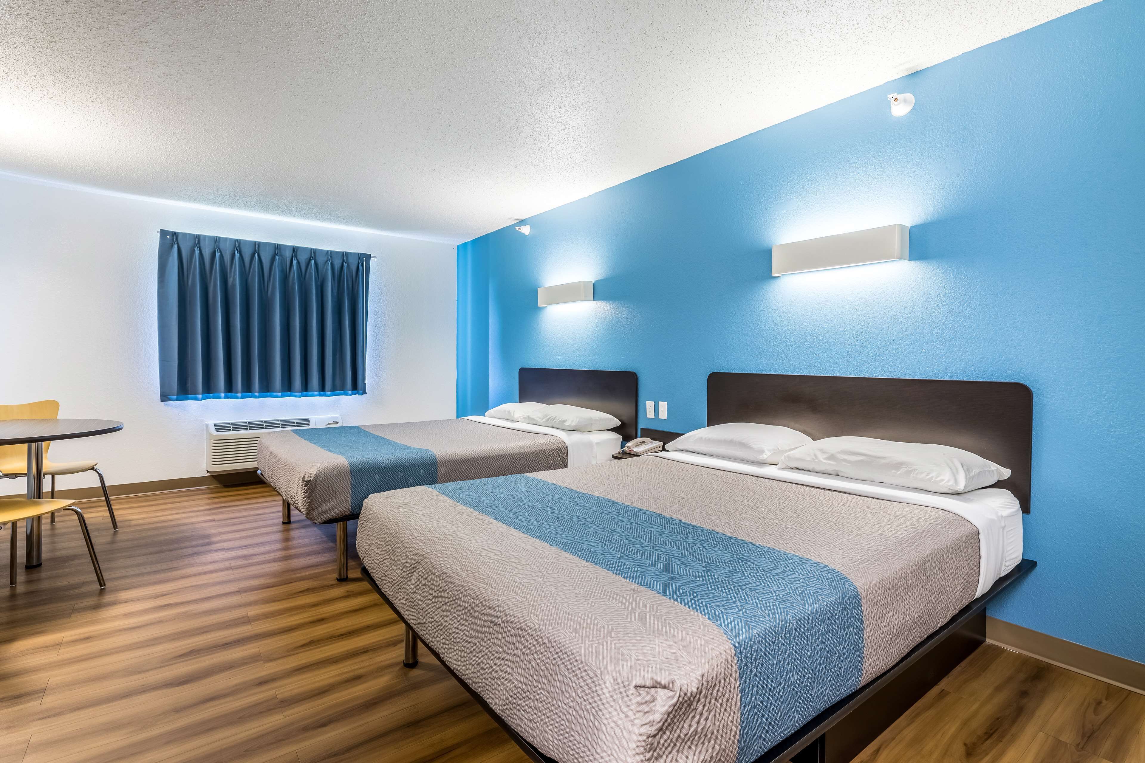 Photo - Motel 6-Indianapolis, IN - Southport