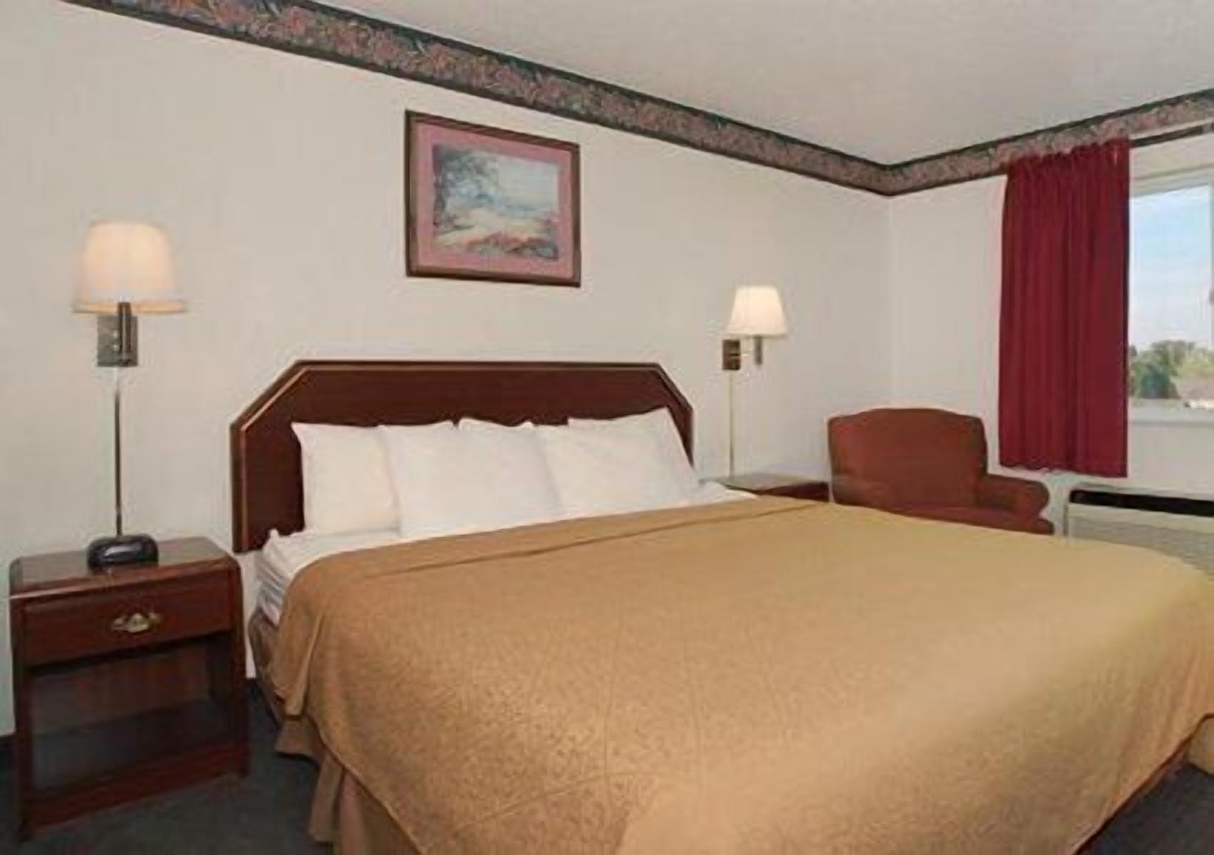 Standard Room, 1 King Bed, Non Smoking | Free cots/infant beds, rollaway beds, free WiFi, bed sheets