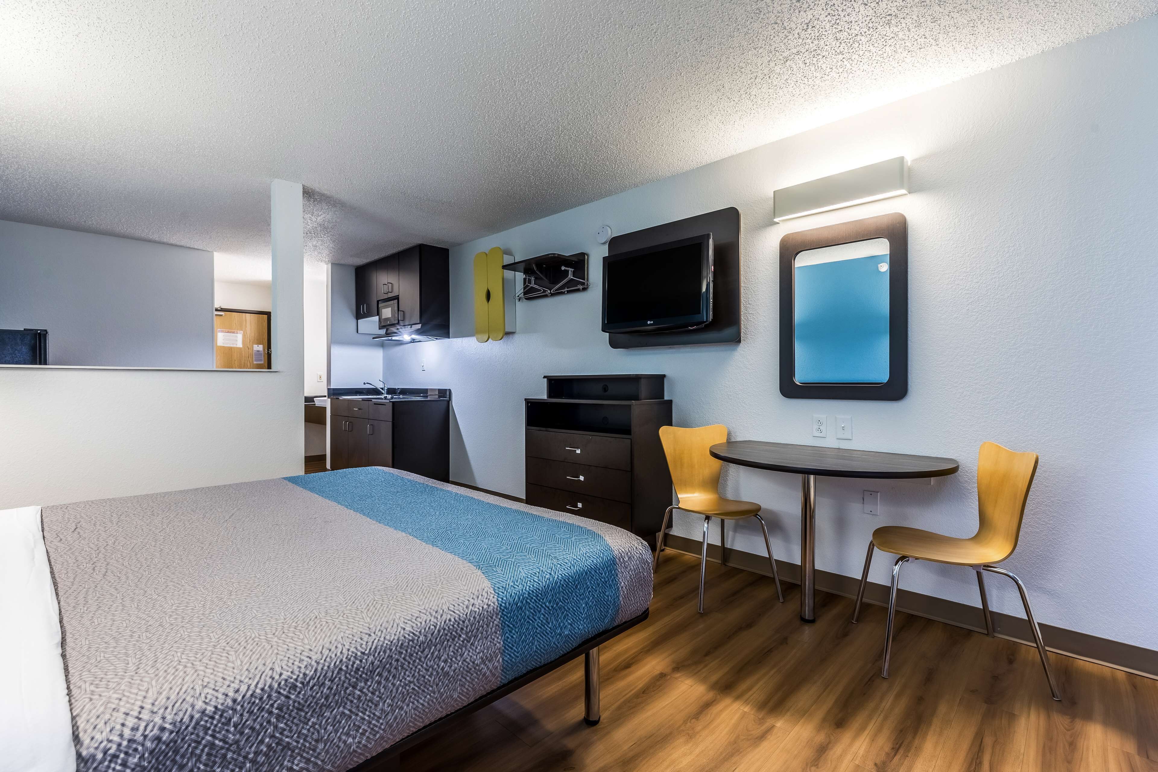 Photo - Motel 6-Indianapolis, IN - Southport