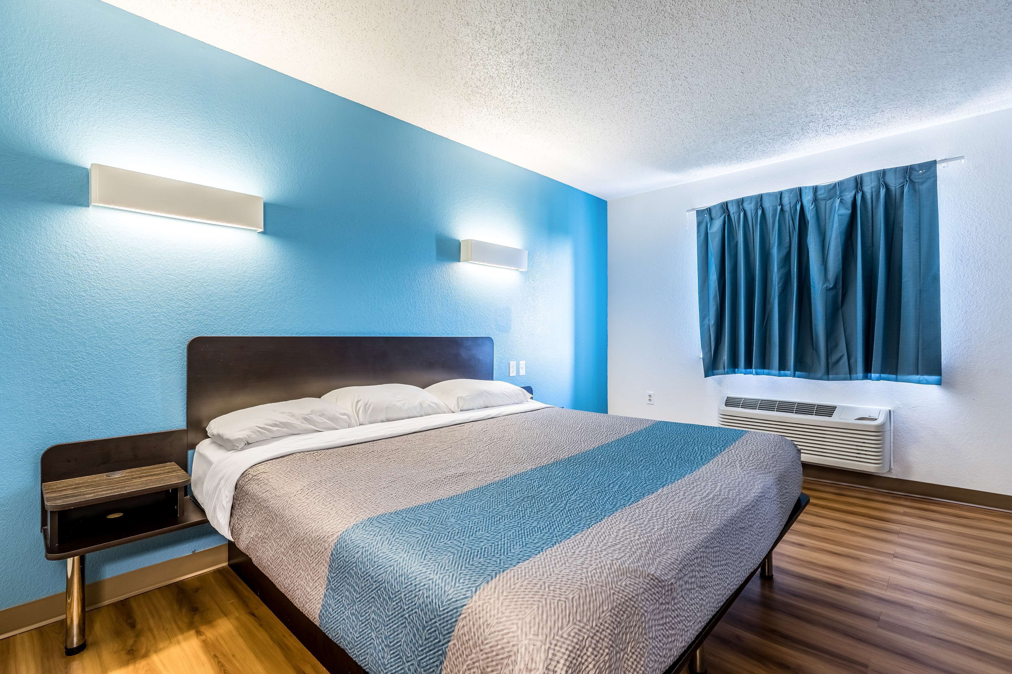 Photo - Motel 6-Indianapolis, IN - Southport