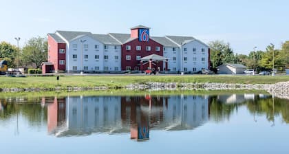 Motel 6 Indianapolis, IN - Southport