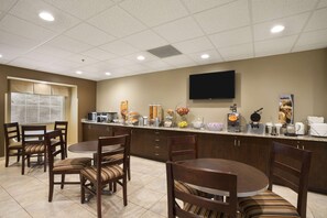 Free daily continental breakfast - Microtel Inn & Suites by Wyndham Cambridge (Cambridge)