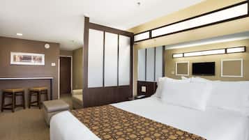 セーフティボックス (室内)、アイロン / アイロン台、ベビーベッド (無料)、WiFi (無料)