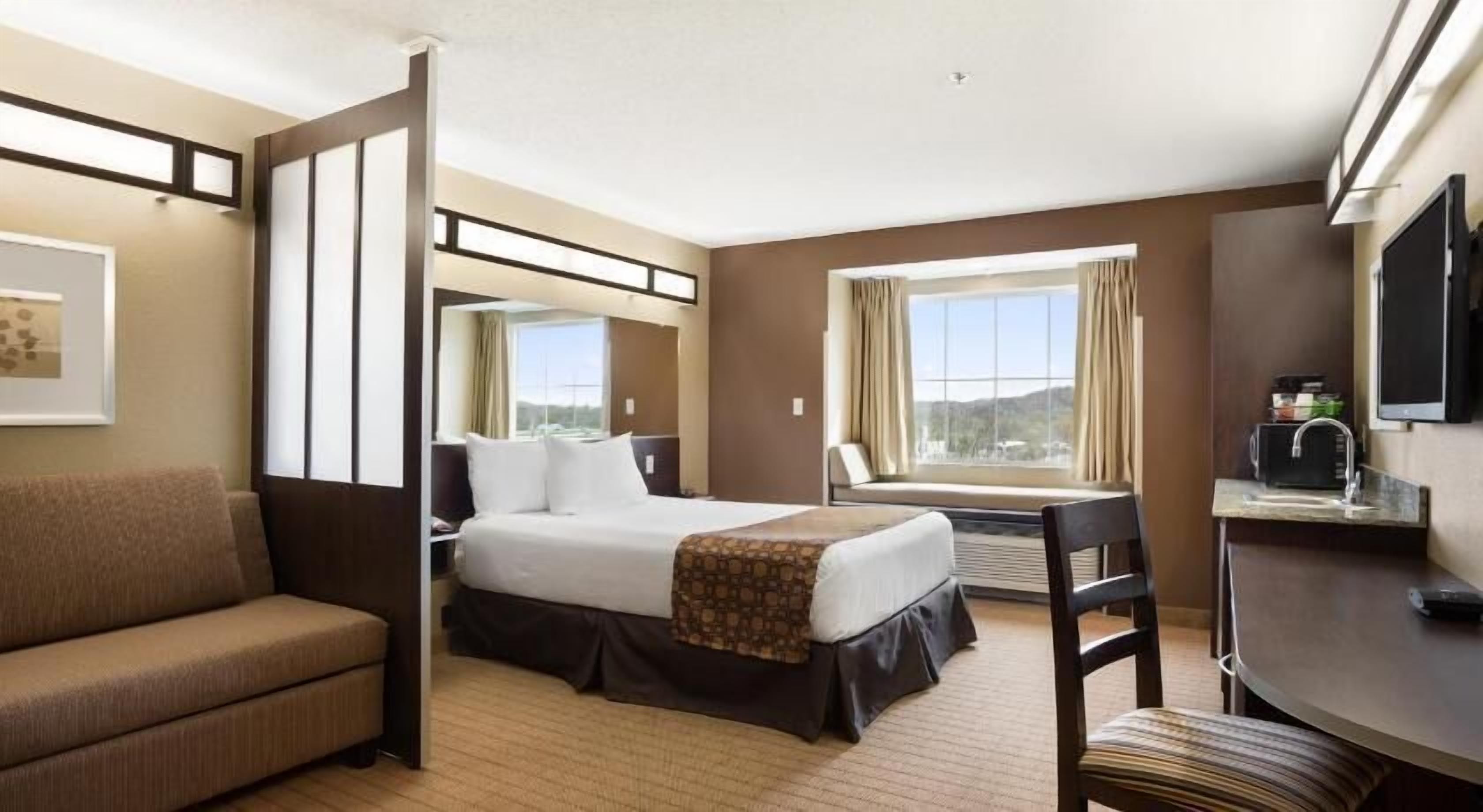 客房内保险箱、熨斗/ 熨衣板、免费婴儿床、免费 WiFi