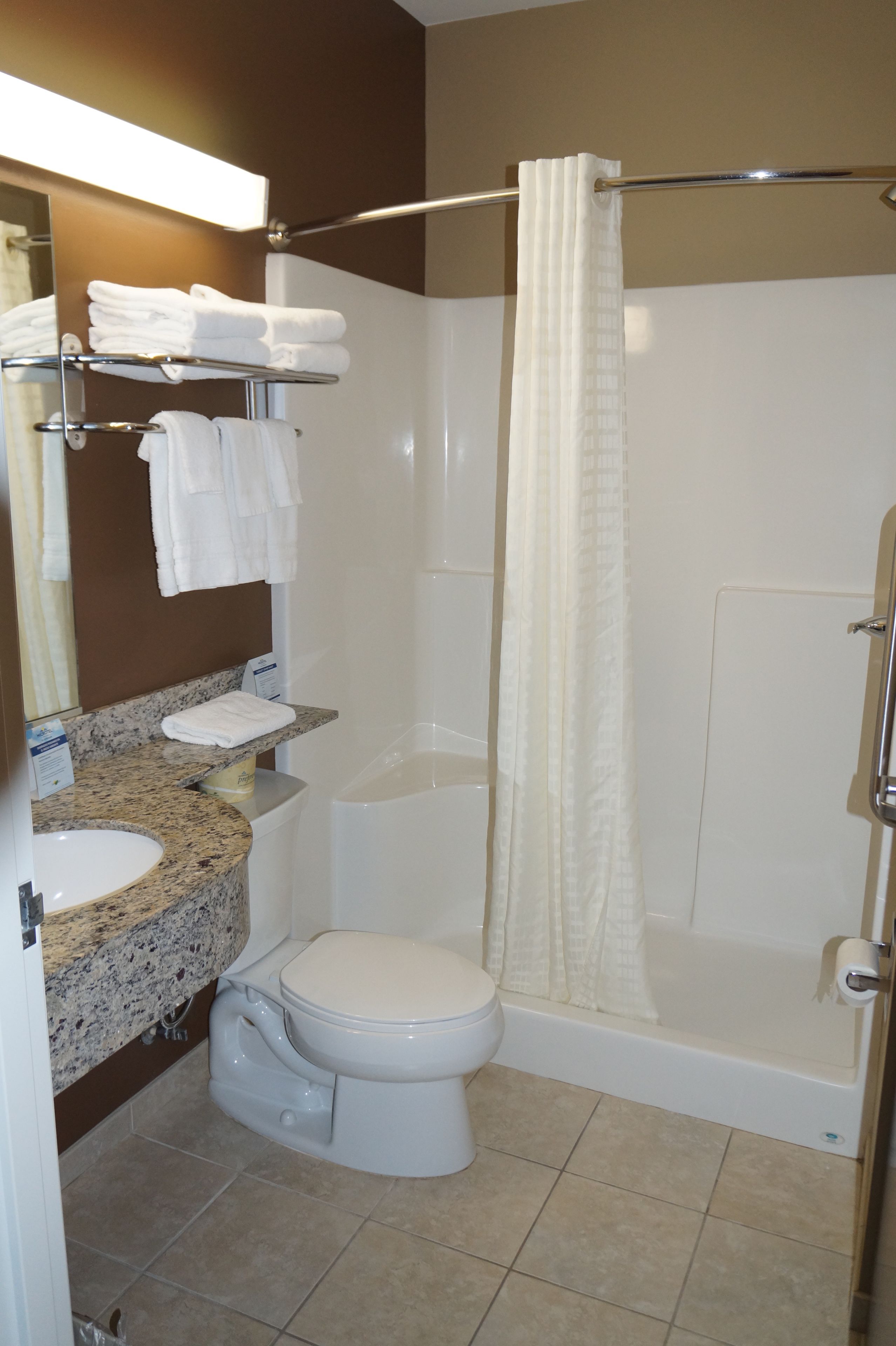 room, 1 queen bed, non smoking | bathroom shower