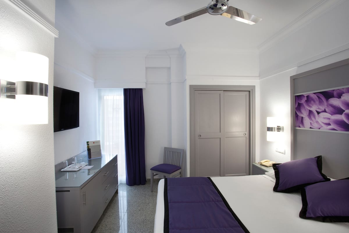 Einzelzimmer, Balkon | 1 Schlafzimmer, Minibar, kostenloses WLAN, Bettwäsche