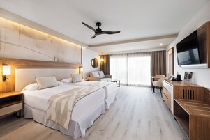 Minibar, caja de seguridad en la habitación, wifi gratis y ropa de cama 