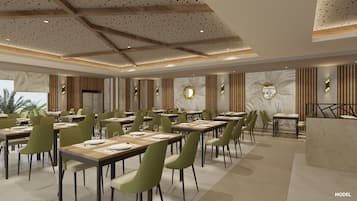 2 restaurants, breakfast served