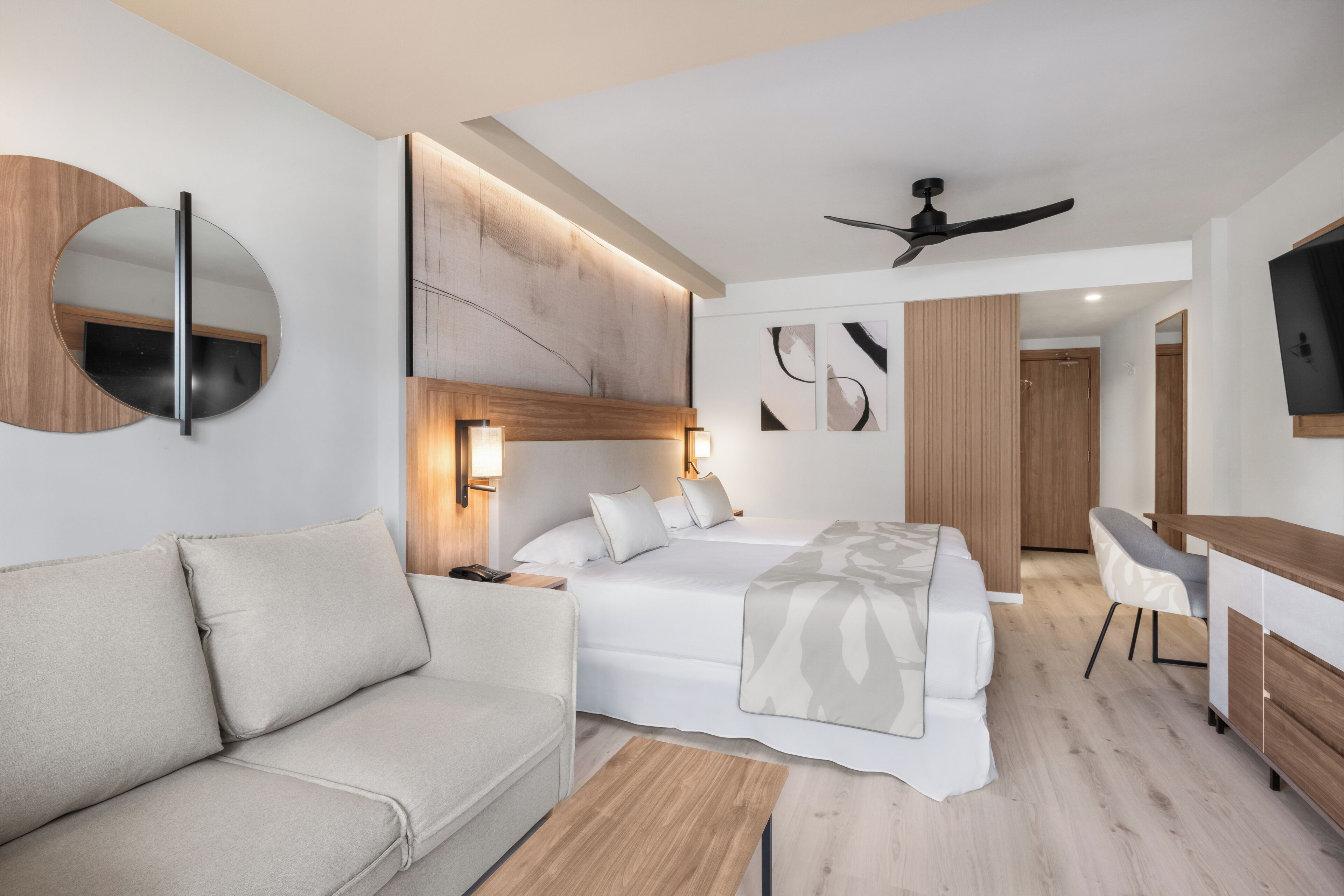 Standard Double Room, Balcony | Minibar, in-room safe, free WiFi, bed sheets