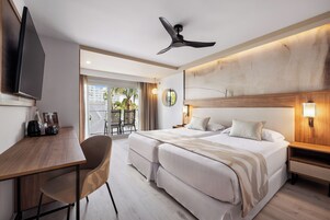 Minibar, caja fuerte, wifi gratis y ropa de cama