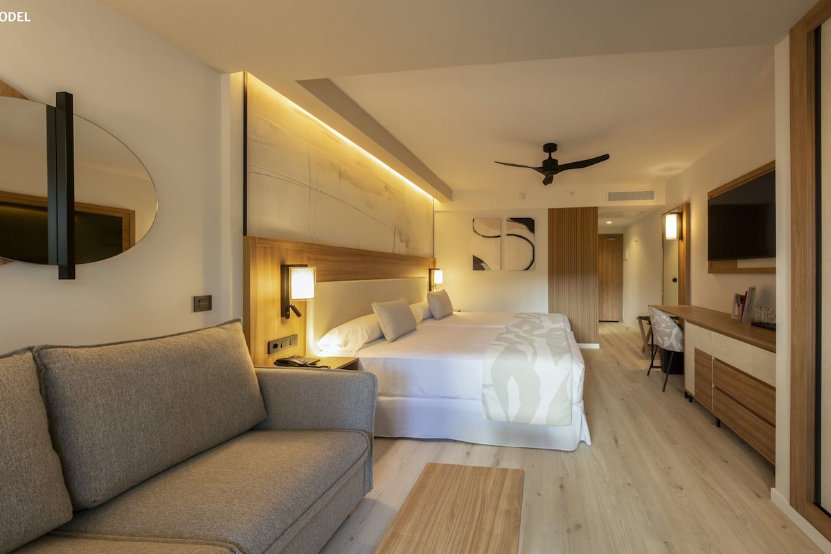 Minibar, caixa forta a l'habitació, wifi gratuïta i roba de llit