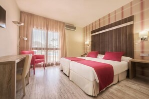 Minibar, Schreibtisch, schallisolierte Zimmer, kostenloses WLAN