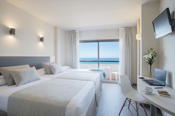 Free WiFi, bed sheets - Hotel El Puerto by Pierre & Vacances (Fuengirola)