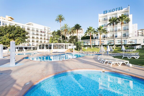 2 outdoor pools, pool umbrellas, sun loungers