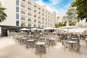 Breakfast, lunch and dinner served  - Hotel Best Siroco (Benalmádena)