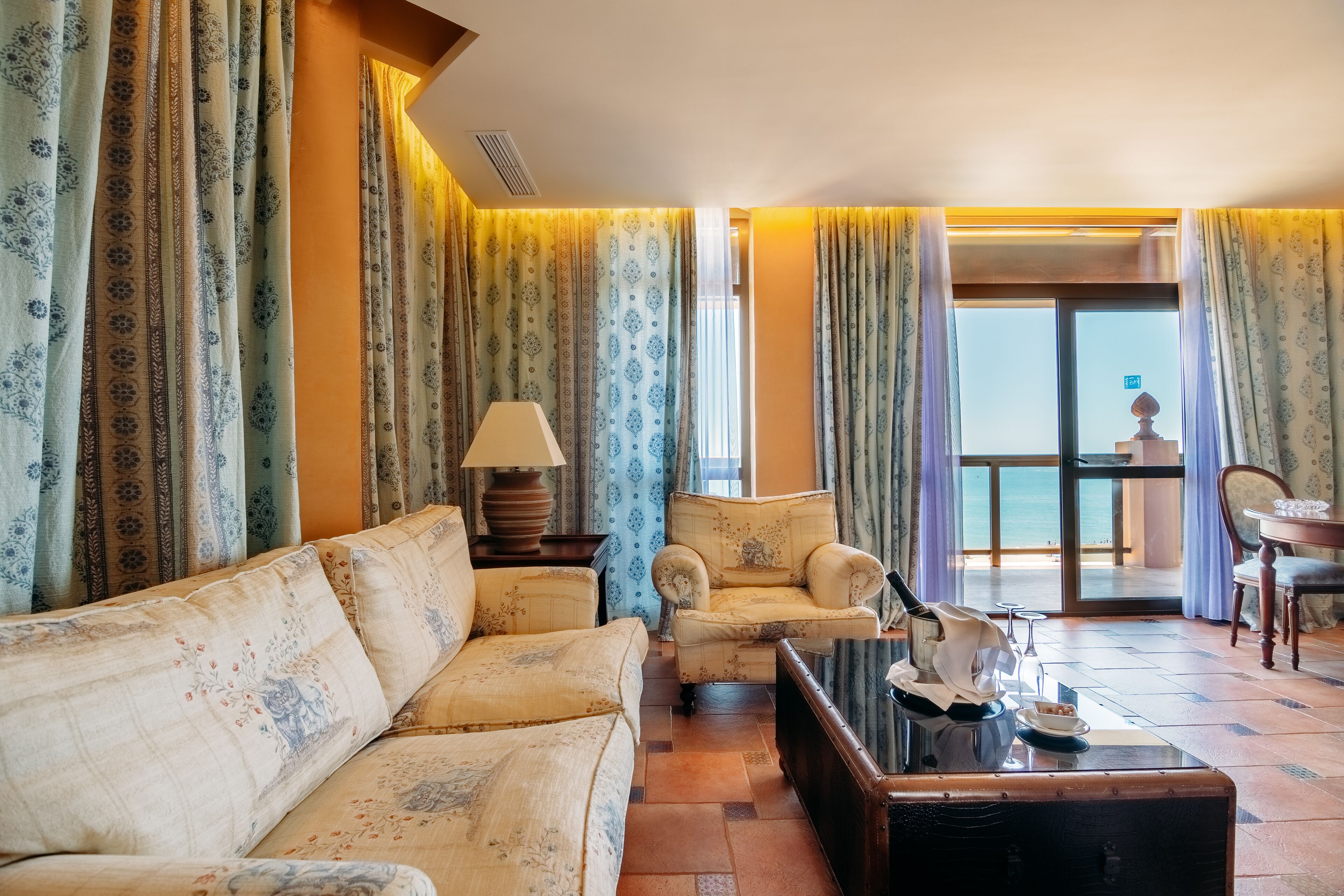 minibar, free wifi, bed sheets