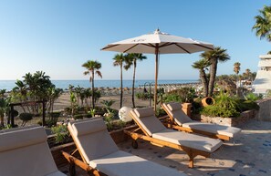 On the beach, white sand - Hotel MS Amaragua (Torremolinos)