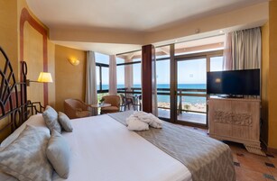 Een minibar, gratis wifi, beddengoed