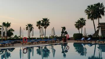 Innenpool, 2 Außenpools