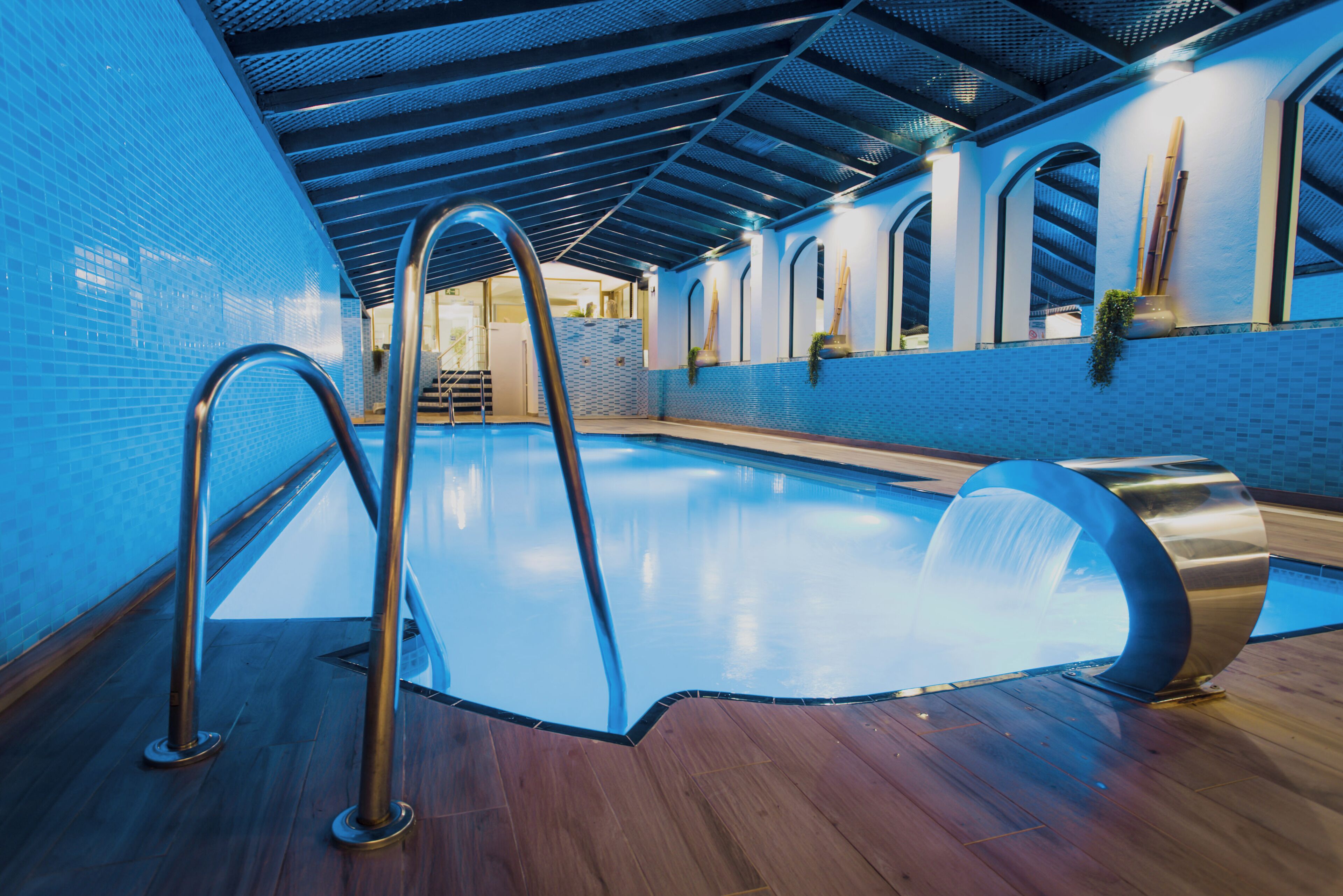 Innenpool, Außenpool