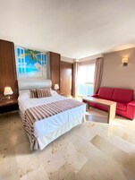 1 bedroom, in-room safe, desk, free WiFi