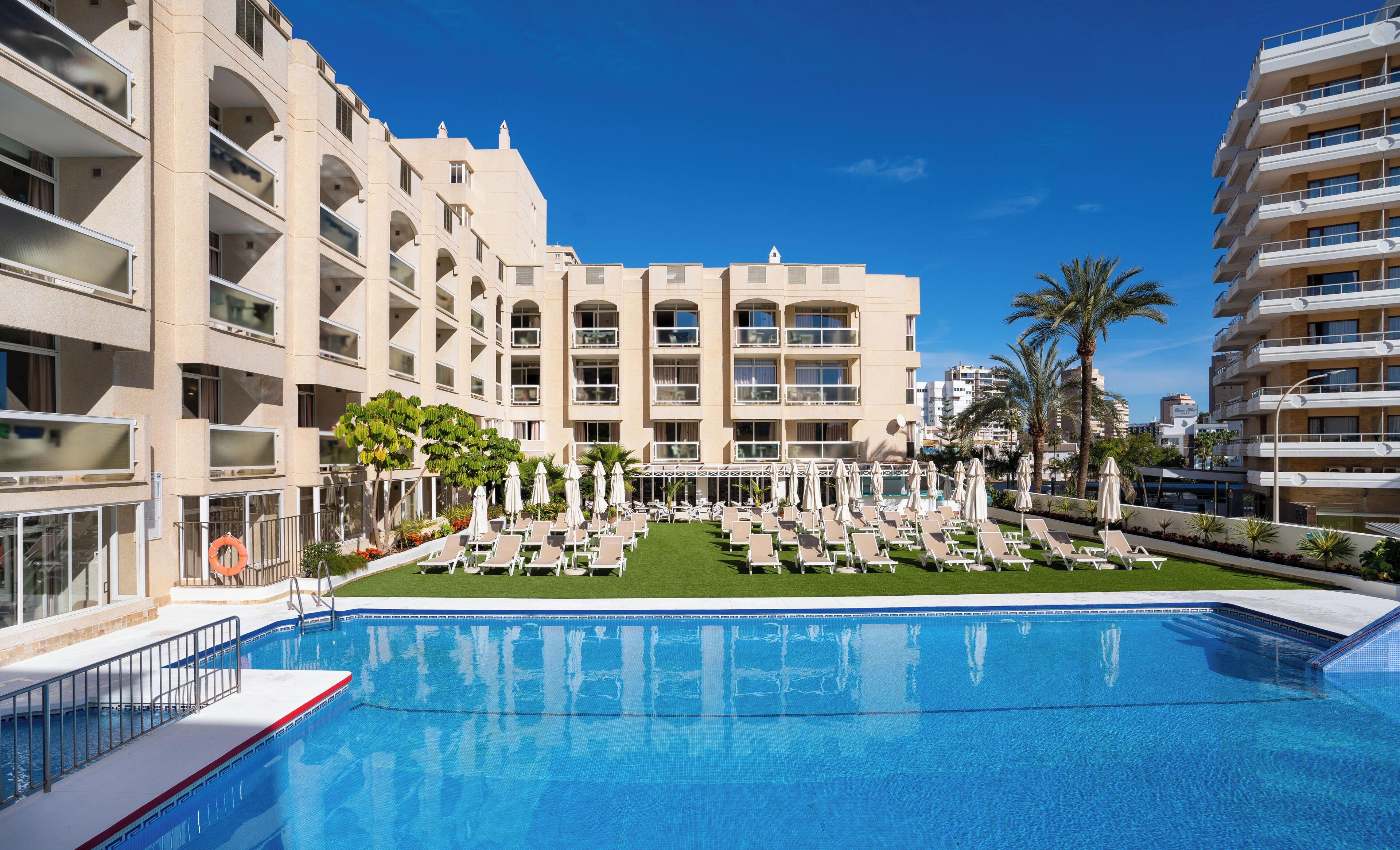 Piscine couverte, piscine extérieure